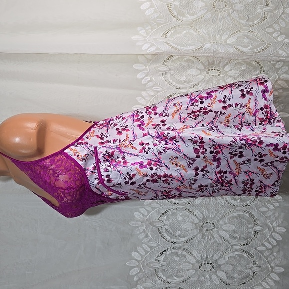 Victoria's Secret Floral & Purple Lace Nightgown Size Medium - Picture 4 of 7